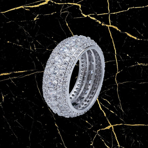 Open image in slideshow, Diamond Circle Ring
